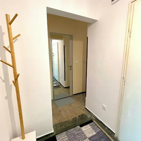Bohemian Bright & Calm 2br - Center - Private Balcony Apartment