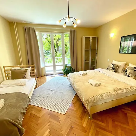 Apartment Bohemian Bright & Calm 2br - Center - Private Balcony Sofia