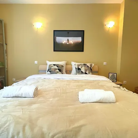 Bohemian Bright & Calm 2br - Center - Private Balcony Sofia