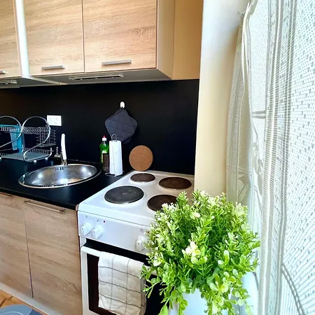 Bohemian Bright & Calm 2br - Center - Private Balcony Apartment